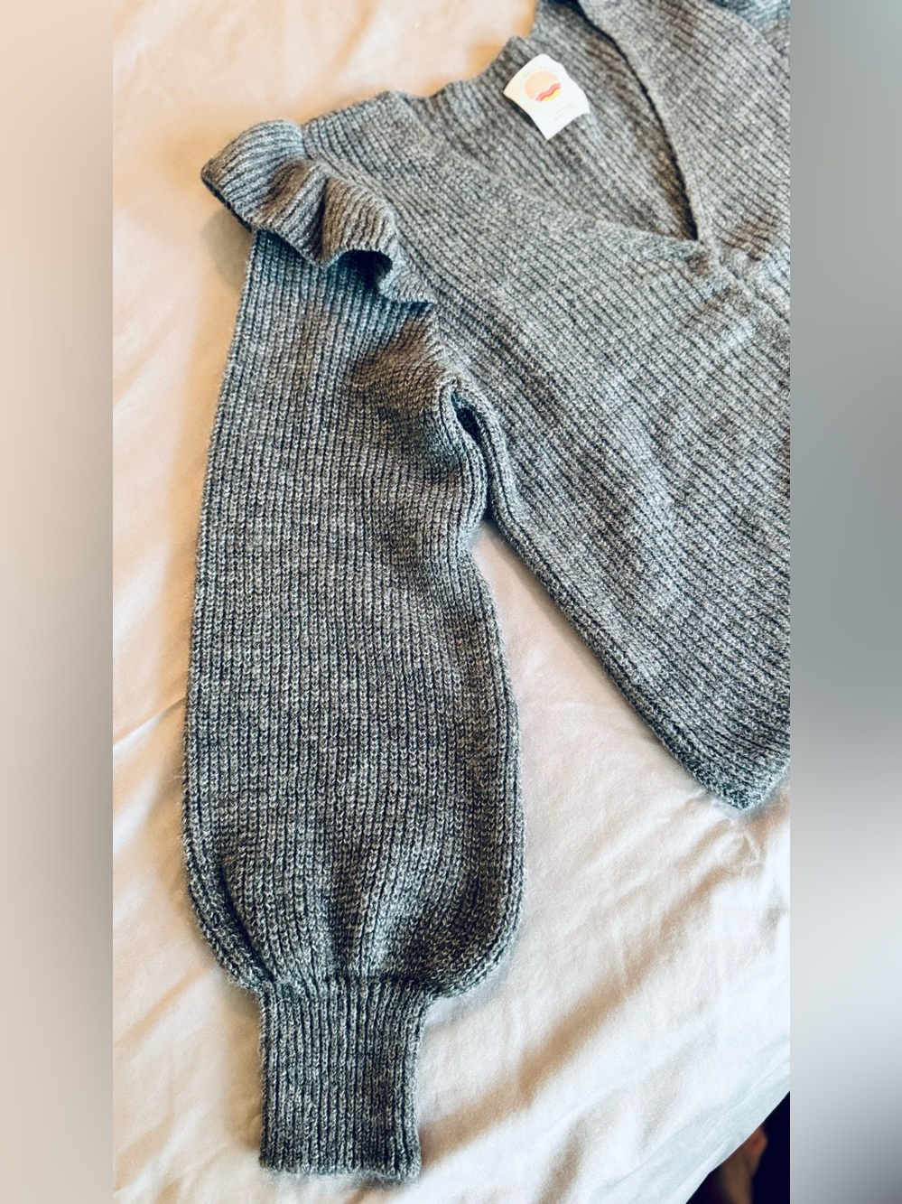 DAILY PRACTICE Grey Ruched V-Neck Puff-Sleeve Sweater w Center Tie - Picture 6 of 16
